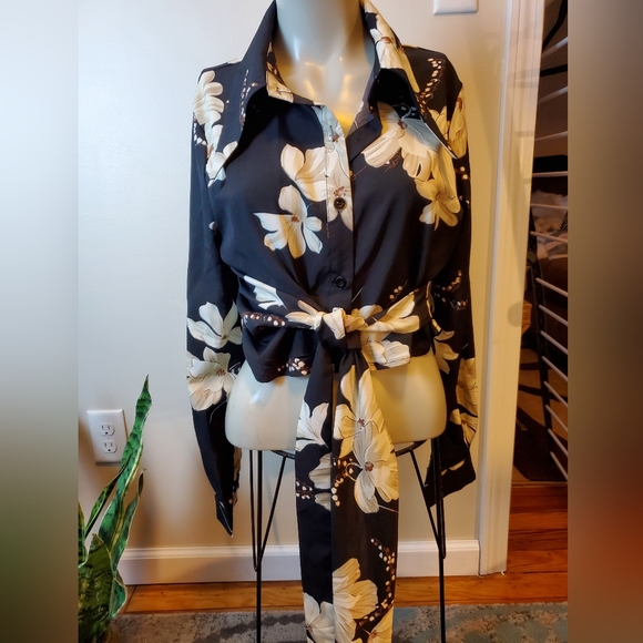 SHEIN Tops - SHEIN Floral Tie Blouse Size M